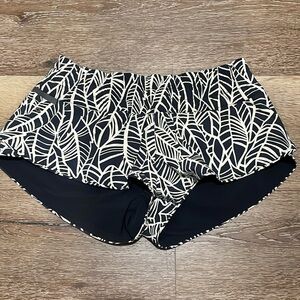 Lululemon reversible swim surf shorts ii 2 black white palm size 4